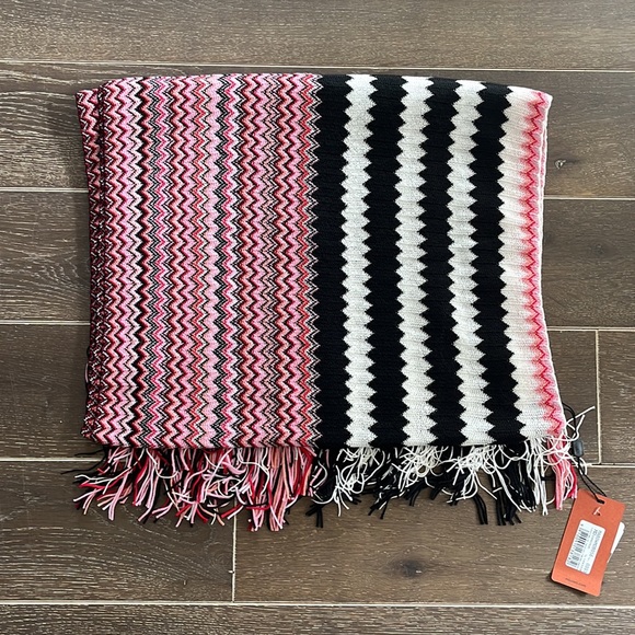 Missoni Ruana wrap - Picture 3 of 4